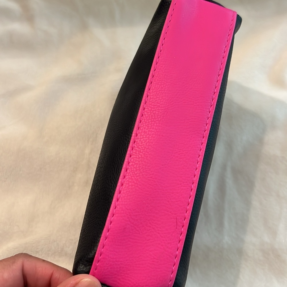 Juicy Couture makeup bag - Picture 5 of 5